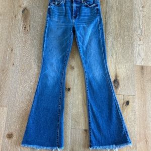 Mother Denim Weekender Fray Jeans